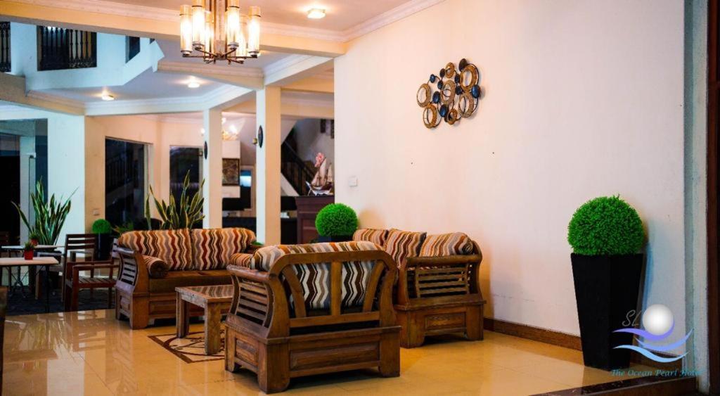 Hotel The Ocean Pearl Negombo