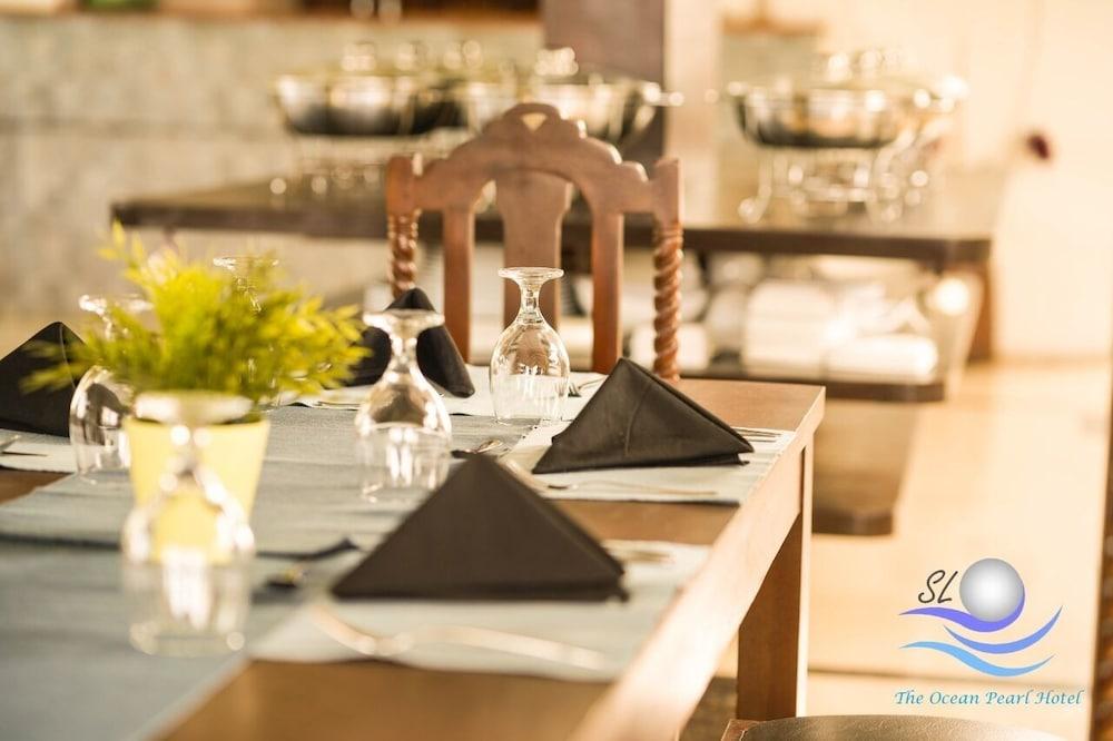 The Ocean Pearl Hotel Negombo